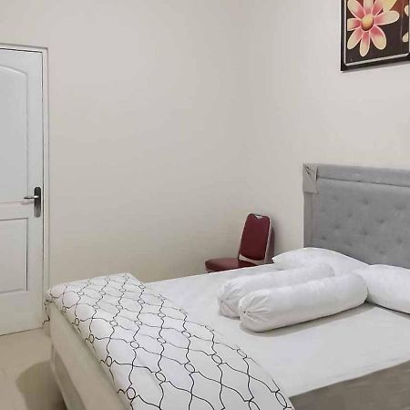 Wisma Talenta Mitra Reddoorz Yakarta Exterior foto